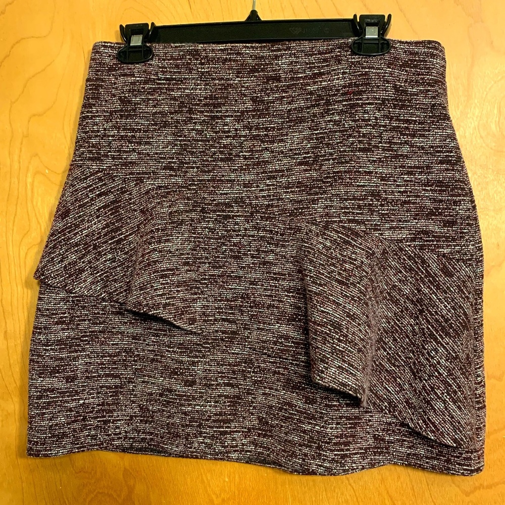 Ann Taylor Red, Black, & White Tweed Pull-On Stretch Mini Skirt w/Ruffle